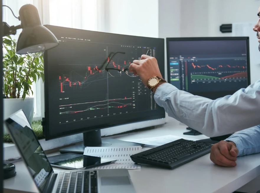 Oil, Data, and Dollars: Understanding USD/CAD Trading Signals